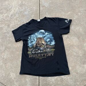 Hulett Wyoming Black Vintage Y2K Design Graphic Tee